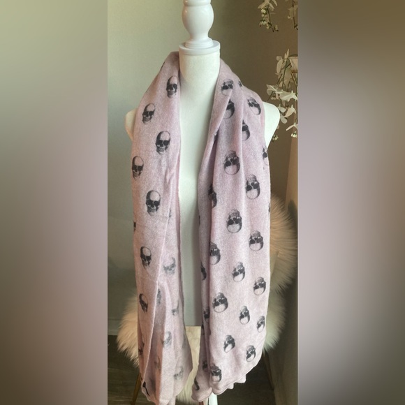 NWT Skull Cashmere Pink/Lavender Large Rectangle Skull Scarf - Picture 4 of 14